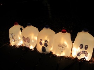 recycle milk jugs into ghost lanterns for halloween